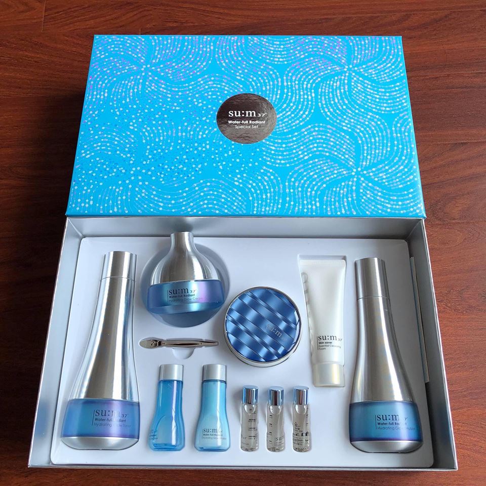 Su:m37° Water Full Radiant Hydrating Glow giúp DƯỠNG ẨM - CẤP NƯỚC -CĂNG BÓNG-TRẺ HOÁ - THANH LỌC & LÀM TRẮNG DA