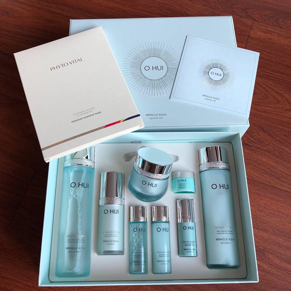 BỘ DƯỠNG DA OHUI miracle Aqua GIÚP LÀN DA DẦU LỖ CHÂN LÔNG TO, MỤN VÀ SẠM ĐEN. Sản phẩm giúp bạn se Khít lỗ chân lông giảm lượng dầu tiết ra, giúp da ko còn mất nước , cân bằg độ ẩm, trở nên căng mịn