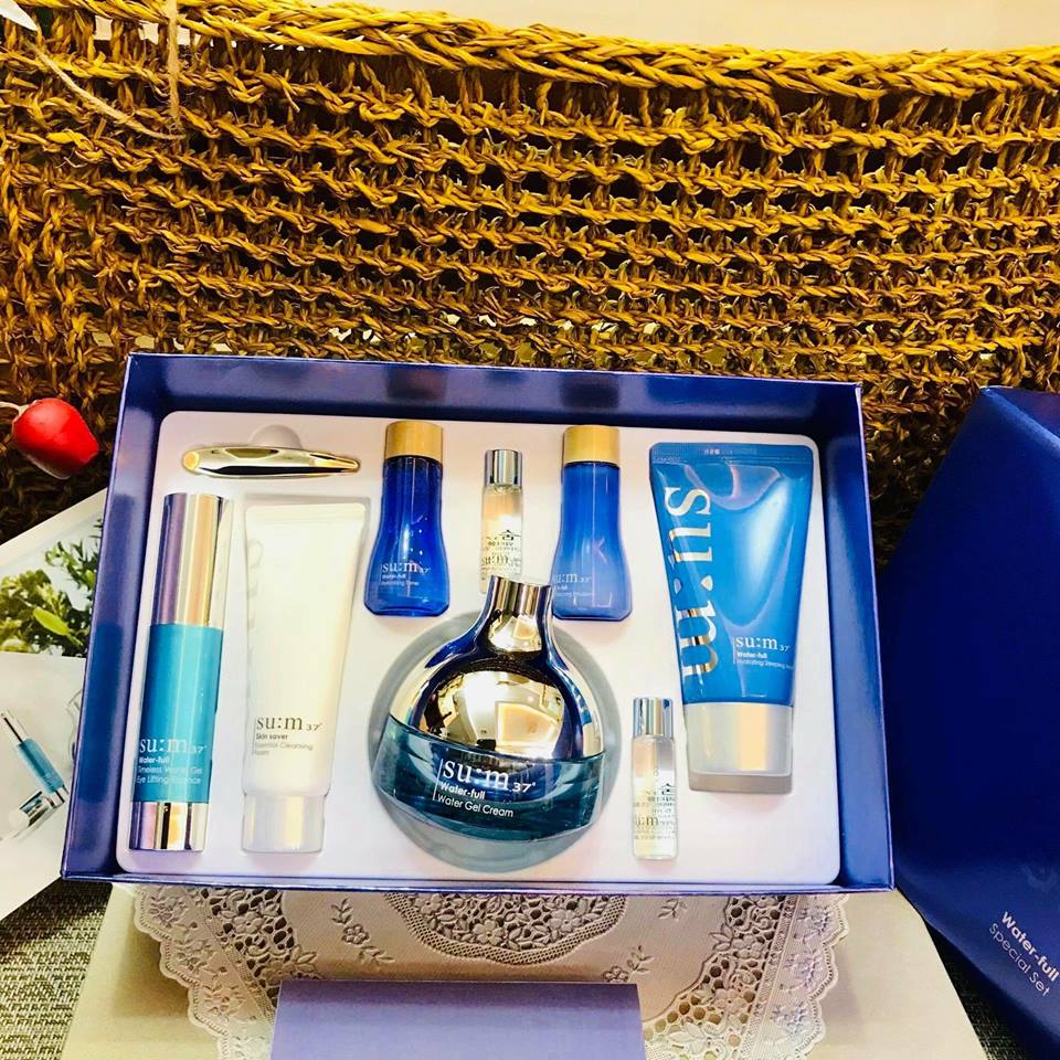 SET KEM DƯỠNG ẨM CẤP NƯỚC CHUYÊN SÂU SUM 37 WATER-FULL SPECIAl giúp xe nhỏ lỗ chân lông , căng mướt da